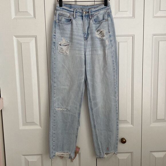 American Eagle Highest Rise 90s Boyfriend Jeans Distressed Light Wash Size 0 Raw - Picture 1 of 10